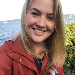 Meet your Posher, Corrie